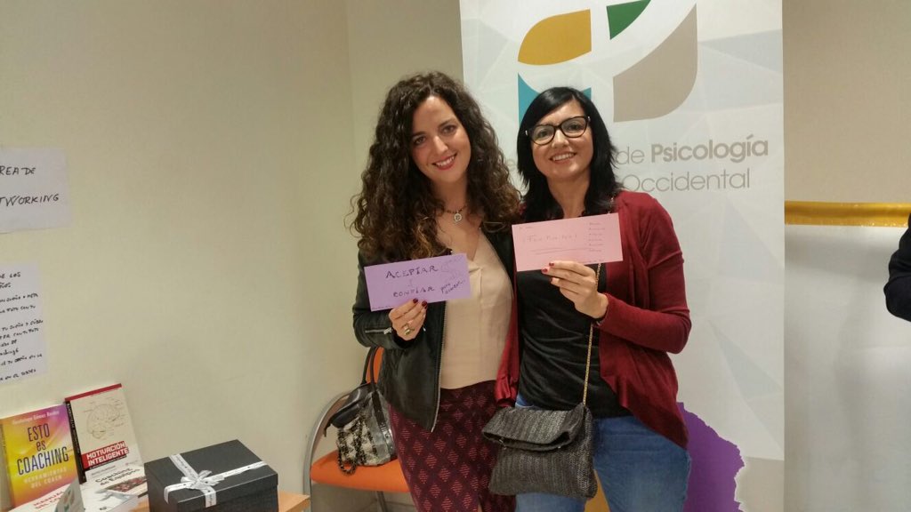 Los libros son nuestros,...  Y nuestros sueños alcanzables!! <a href="/AngelesBeRey/">Ángeles Benítez Rey</a> @anaamoarturo #vivecoaching6