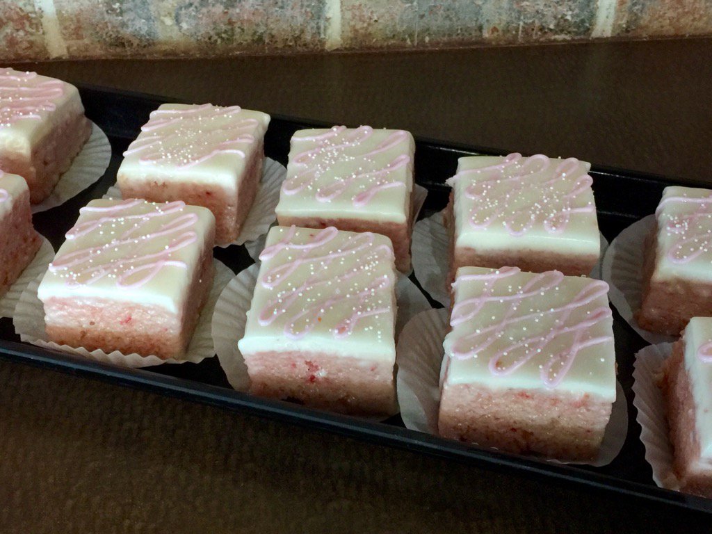 Julia's Sweets Truck tweet media