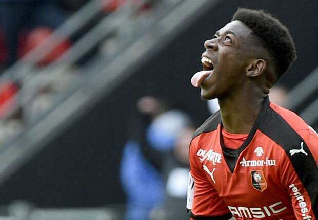 ActuFoot_'s tweet photo. OFFICIEL ! Ousmane Dembélé s'engage au Borussia Dortmund ! https://t.co/eFv8kdL572
