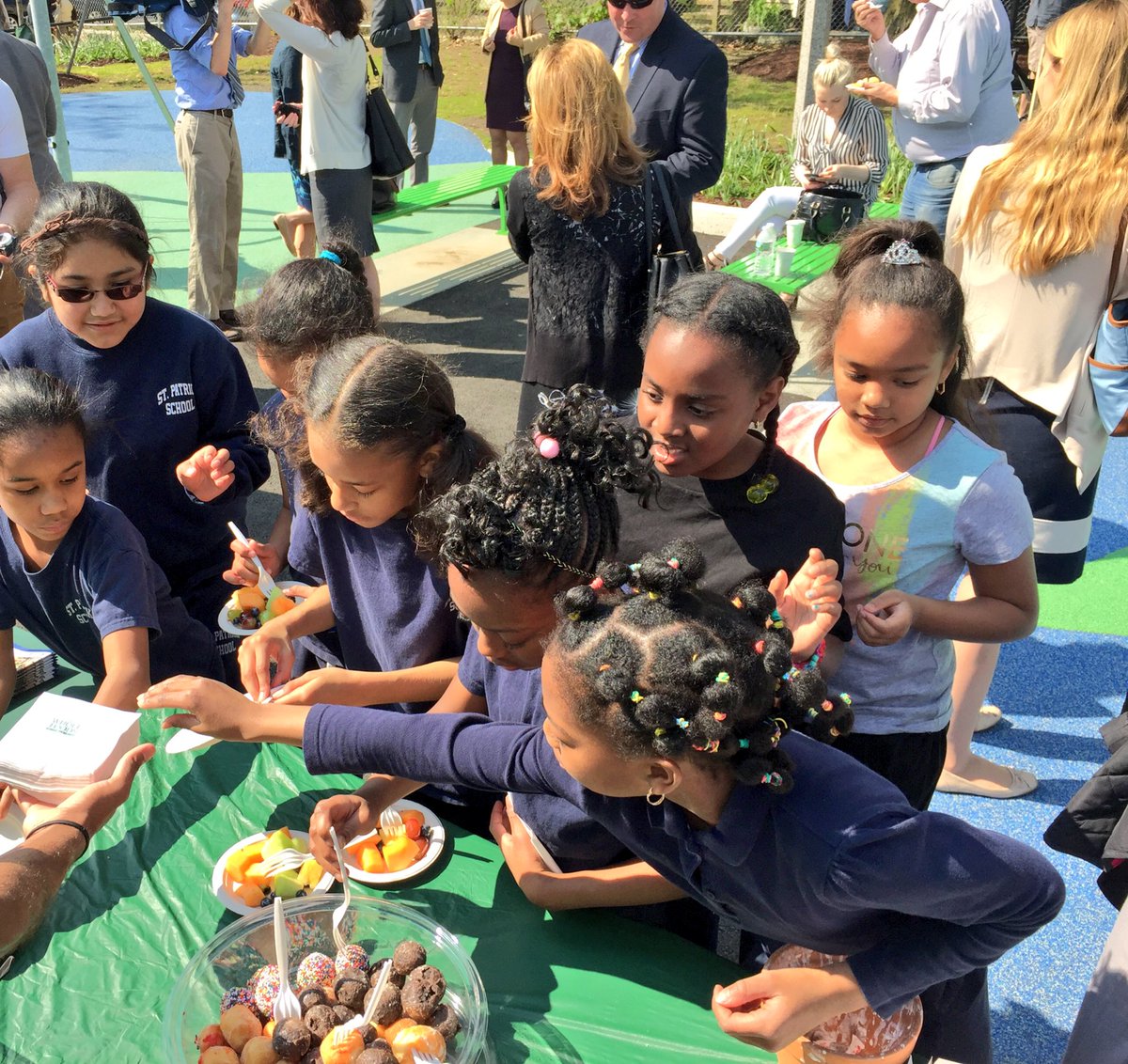 BostonParksDept's tweet photo. The sun is shinning and the kids are smiling in #Roxbury at the #MayorsCoffeeHour @WFM_Symphony @DunkinBoston https://t.co/NzGULnd7fB