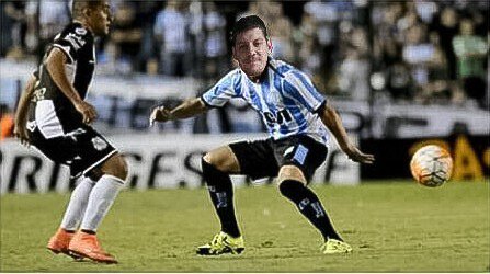 ExaHuerto2007's tweet photo. #PuteadasDeCancha “Omar, la última vez que te aplaudieron fue cuando te perdiste en la playa” https://t.co/QZ5GA1P5Pb