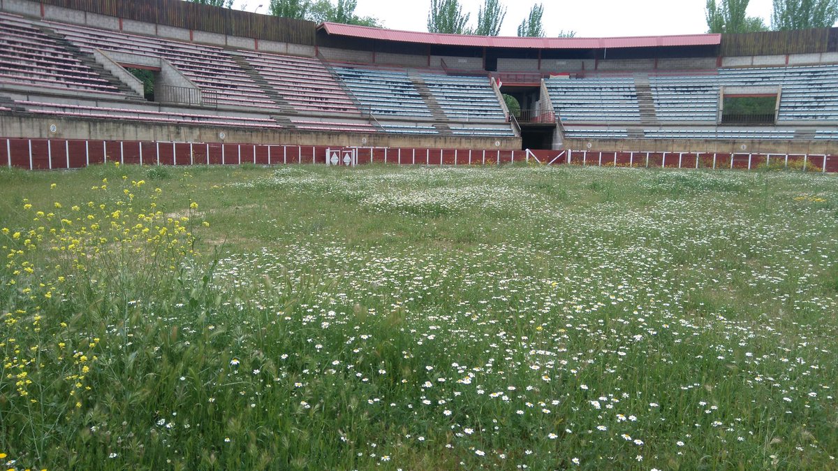 DiegoCervera9's tweet photo. En éste estado de abandono, se encuentra la plaza de toros de Ocaña (Toledo) https://t.co/db92iDau8A