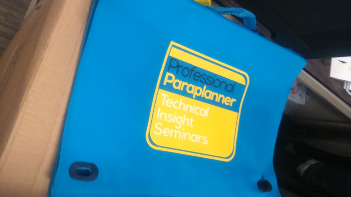 RiFSocial's tweet image. The bright blue bags have landed. Louis Vuitton, eat your heart out! #TechnicalInsight @ProfParaplanner