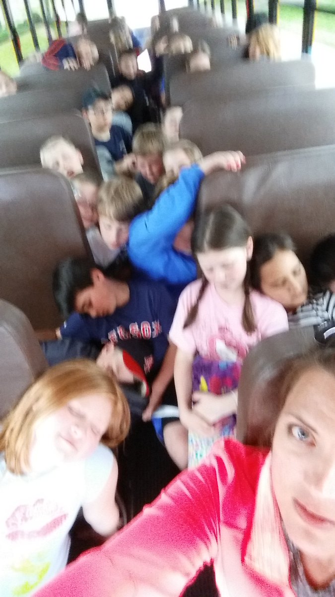 talamantesmrs's tweet photo. Before and after a field trip #learningisexhausting #lakeview https://t.co/mkbQGYhMEO