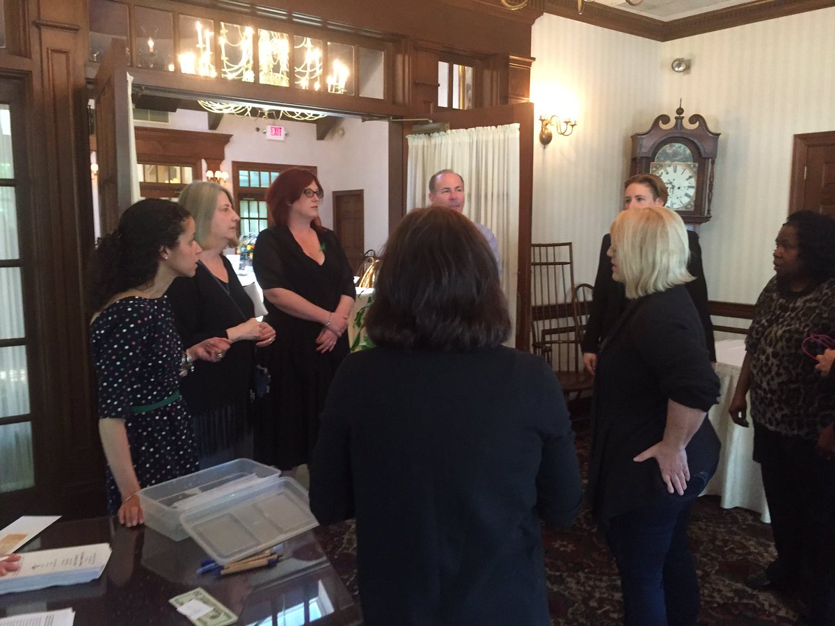 PinkyQ655's tweet photo. Team @MHANJ1 pow-wow before big Evening of Wellness Event 430-630! #EOW2016 #mha #teamwork #mentalhealth https://t.co/elz7IovtFK