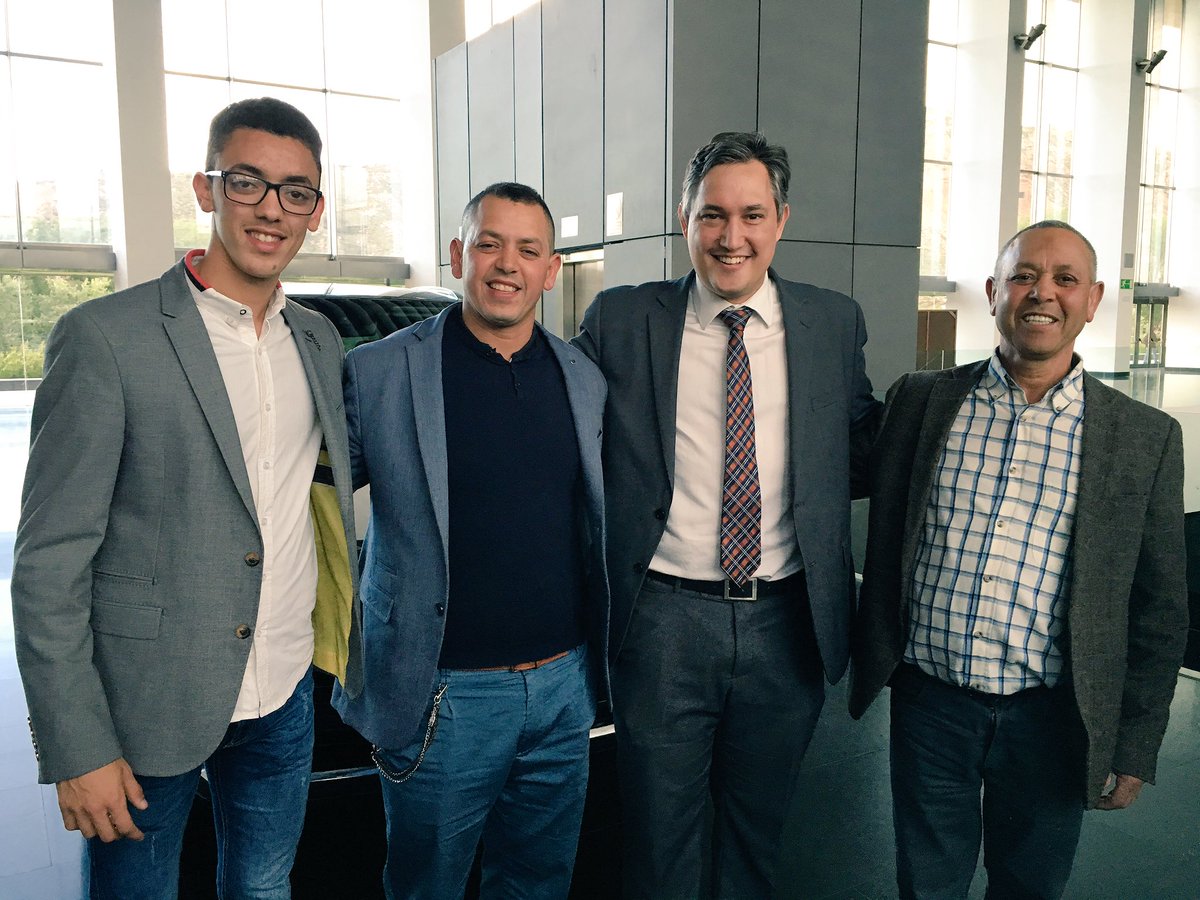 Con <a href="/OssamaIfraj/">Ossama ifraj</a> y parte de su familia en los premio <a href="/ondacerolarioja/">Onda Cero La Rioja</a>. Un campeón y un orgullo para los riojanos.