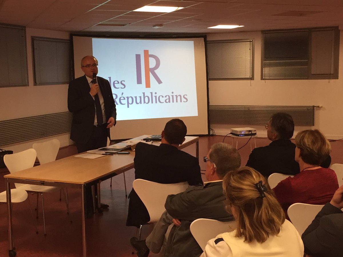 DelphineMetz's tweet photo. Réunion des militants de la 3ème circonscription des #LR74 https://t.co/wWqjFylhWa