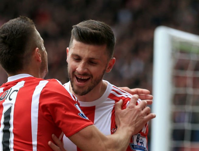 John Giles: Shane Long "up there" with Kane and Vardy on recent form: bit.ly/1VUQnBw #COYBIG