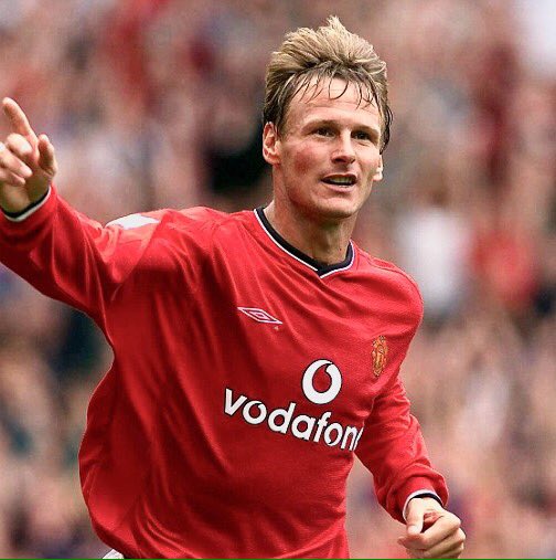 TheHeadtoHead's tweet photo. Who was better in their prime?

RT for Larsson
LIKE for Sheringham https://t.co/5lCtcbnRqH