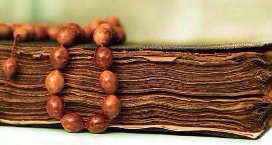 Okumak üç türlüdür:   
Dilin okuması kıraat,   
Aklın okuması tefekkür,  
Kalbin okuması hayattır.  
 
İmam Gazali