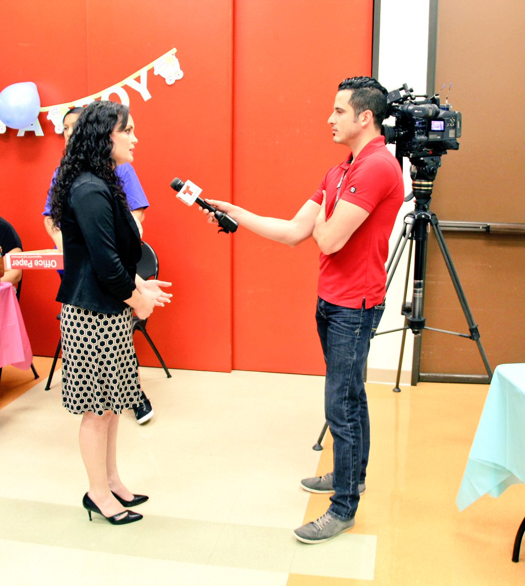 doHOUgood's tweet photo. ¡GRACIAS a @TelemundoHou por lo que es salir al evento de ayer para @El_Centro_FQHC y @Cigna! #Houston #HouNews https://t.co/5Y8QDu9K2C