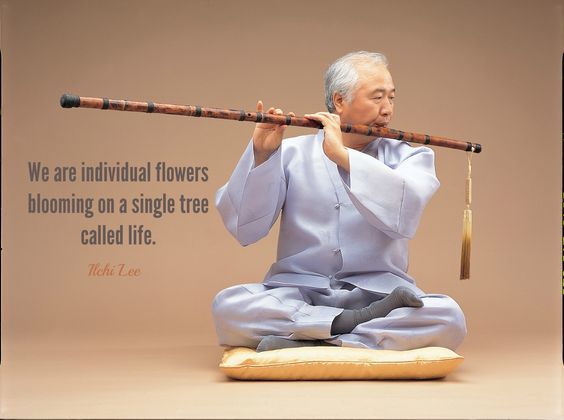 IlchiLee's tweet photo. We are individual flowers blooming on a single tree called #life . #inspiration https://t.co/tJRbEQCCai