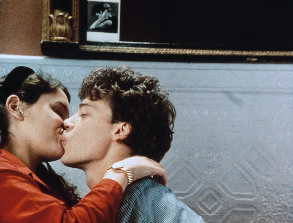 Ione Skye and Dexter Fletcher in The Rachel Papers (Damian Harris, 1989)