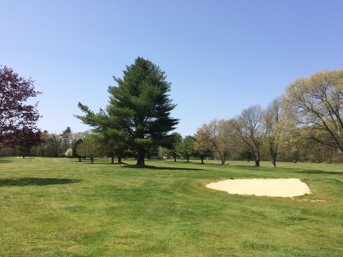 cedarhillgolf9's tweet photo. Overlooking the 3rd hole. #Golf9  #lovemyjob https://t.co/ly278Txgxk