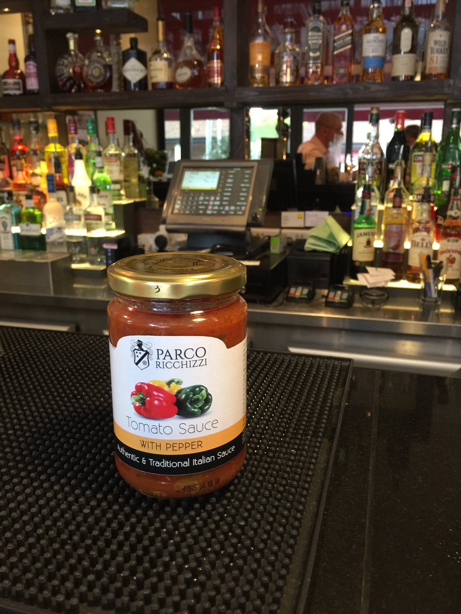 ParcoRic's tweet photo. Parco Ricchizzi is down the pub! #Pazzia with @kerrymills988 @FIRST4LCFC @fleetstreetSMG #ThursdayMotivation https://t.co/1GnHGzzXds