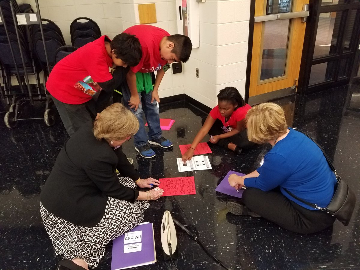 Mitchellcoder's tweet photo. 4th &amp; 5th grade students demonstrate debugging  
#cs4all https://t.co/Ehm2O2uGNW