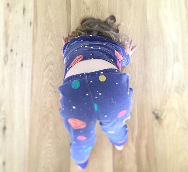 gfyleah's tweet photo. Never bored with this little one https://t.co/0FnImJfjmd