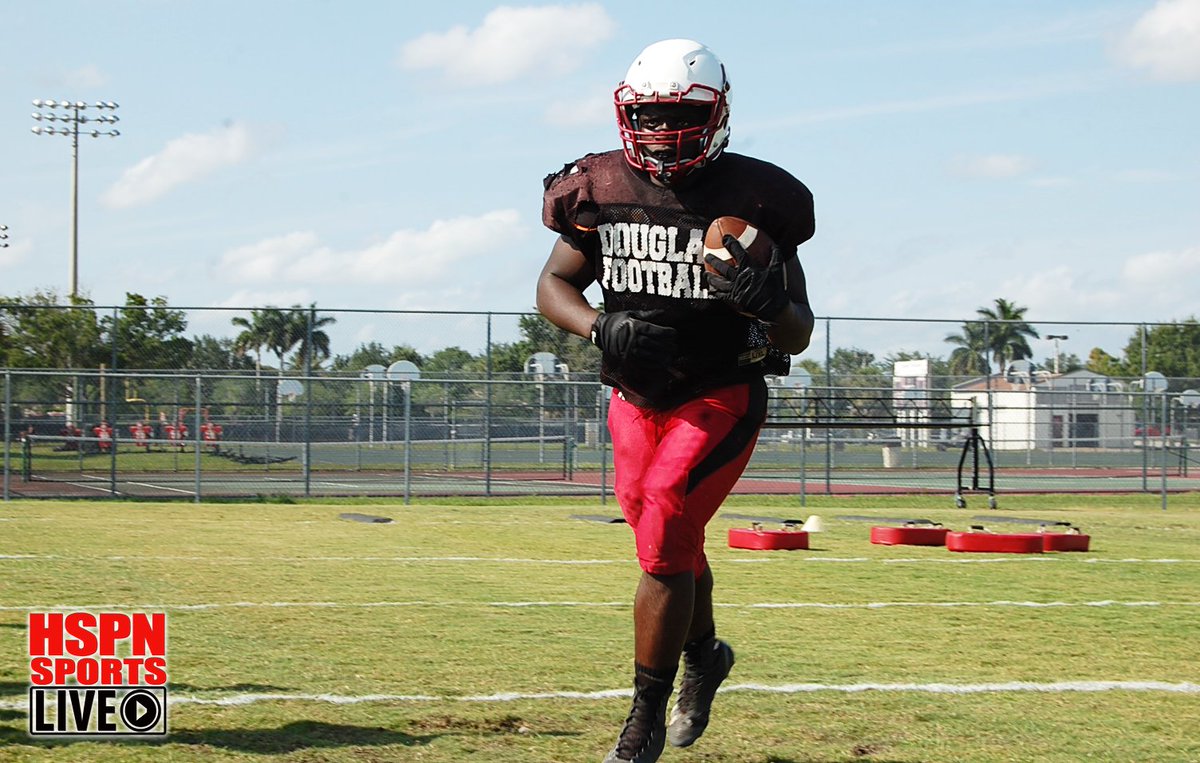 HSPNSports's tweet photo. One Game At A Time! #GeraldBurley Talks #EAGLESFOOTBALL Watch Interview https://t.co/GEOeT9xB5e #HSPN @FlaHSFootball https://t.co/Q9ZZN220H0