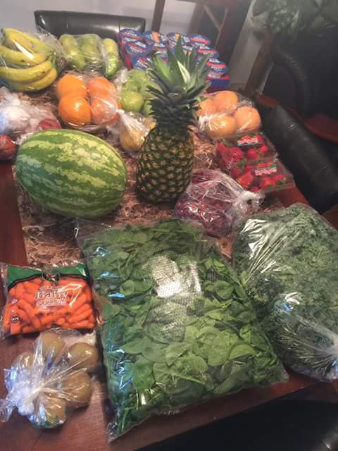 G_MoneyRonnie's tweet photo. Meal prep for my @thenutribullet with @Suncoast_Health #ProCharge and a fruit salad with dinner #health #life #good https://t.co/ssZOzrNDAv