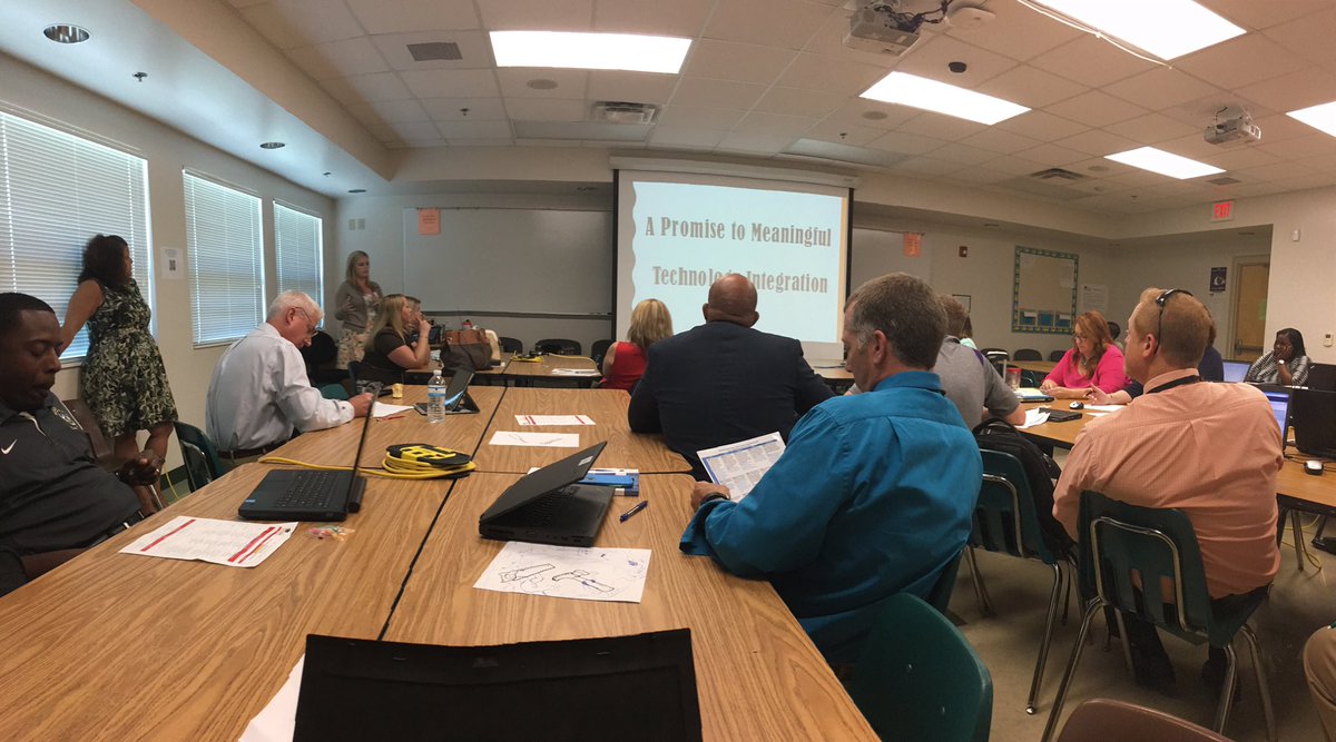 carrieadevaney's tweet photo. @MKestoryVCS @VCSLearn2Tech ❤️ TIM table of T & S descriptors!Entry➡️ Transformation using tech #adminst https://t.co/YGJbfF0h90