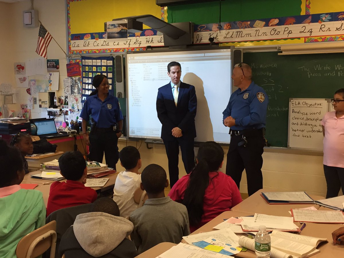 YPGoldfeder's tweet photo. #CareerDay at #PS253 in #FarRockaway #ToughQuestions @District27NYC @NYCSchools https://t.co/Pmpn9nBLFF