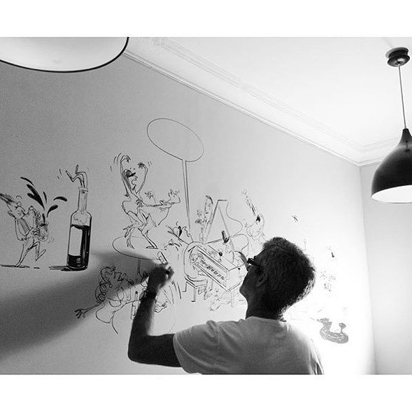 StudioSpilsbury's tweet photo. #tb Bar room scrawl #bardrawing #drawing #livedraw https://t.co/odmkOLrg8X https://t.co/GJdGTij1SS