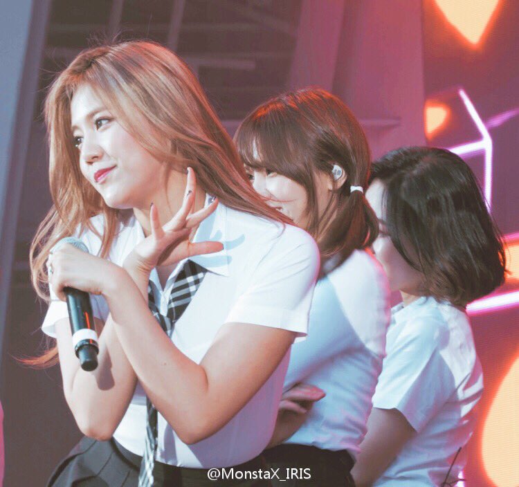 ngozungyigawon's tweet photo. {FANTAKEN} 160507 #HYEJEONG #혜정 #AOA #AOACREAM #AOA크림 @ #KTMF2016 #KTMF #KOREANTIMESMUSICFESTIVAL
CR: MonstaX_IRIS https://t.co/mnEbRyiXU7