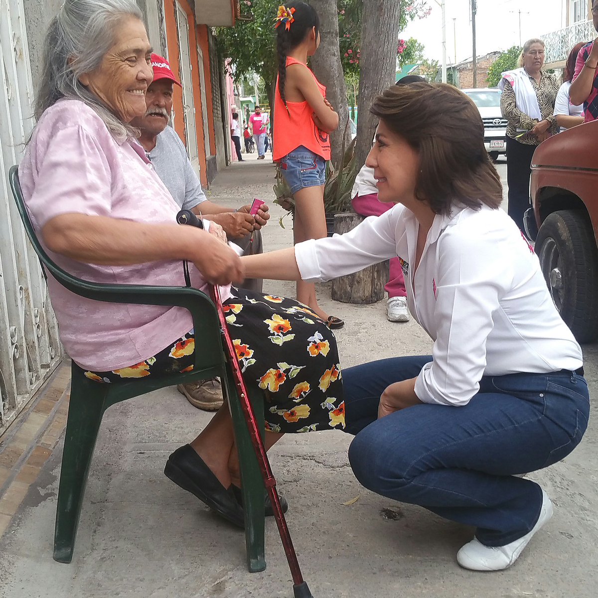 LorenaMartinez's tweet photo. Ampliaremos los espacios y las alternativas de cuidado y atención a personas mayores. #Acompáñame https://t.co/r9ch7VqZ4D