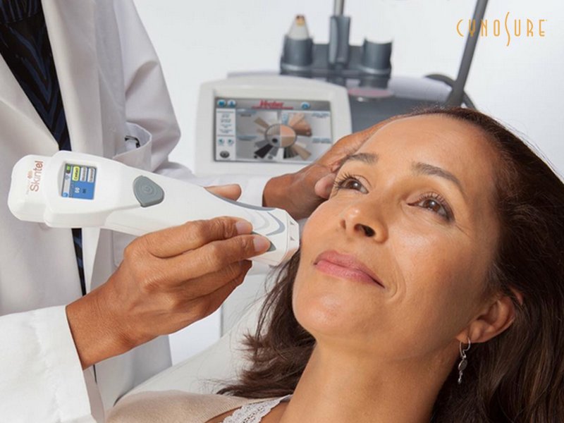 CynosureSpain's tweet photo. Con #Skintel, los especialistas consiguen medir el nivel exacto de melanina, logrando un resultado perfecto https://t.co/kzfAjBkR0c