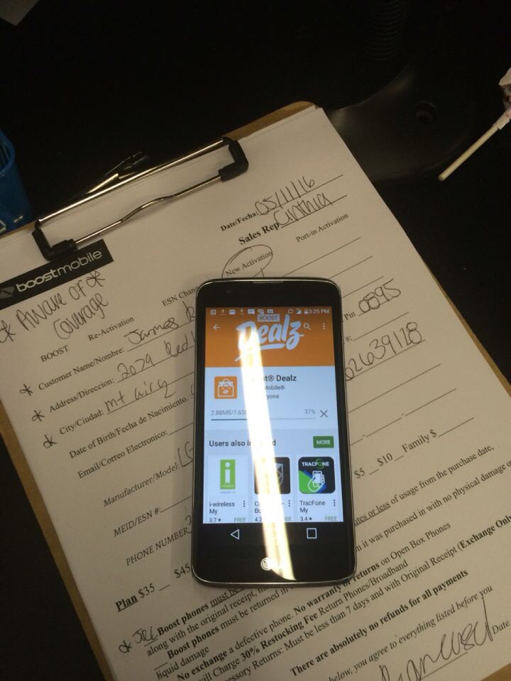 CK75Enterprise's tweet photo. New hires working hard closing sales! 😁 #CK75Enterprise #BoostDealz #BoostHasYouCovered https://t.co/8Sn3hPqE8v