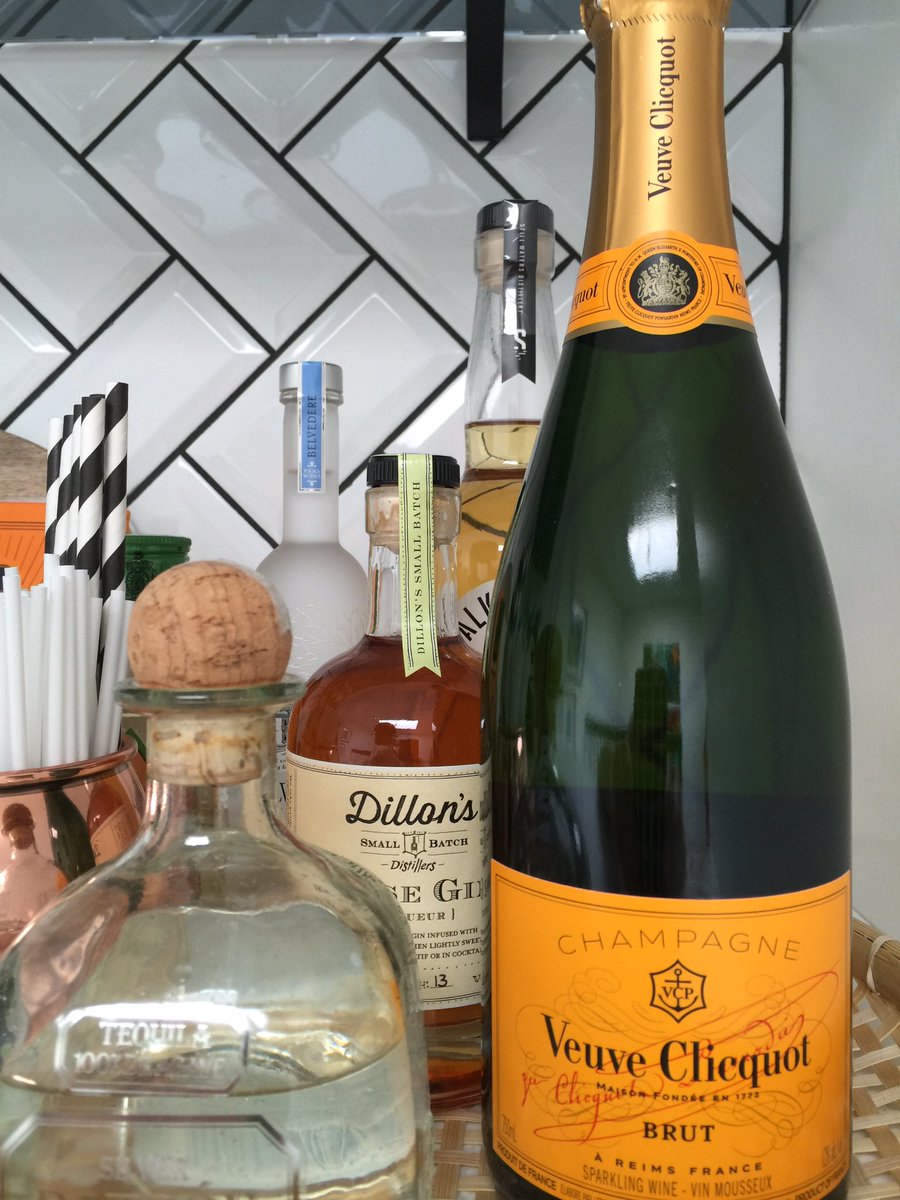 My #oneroomchallenge reveal is up on the blog &amp; now it's time to pop some @VeuveClicquot