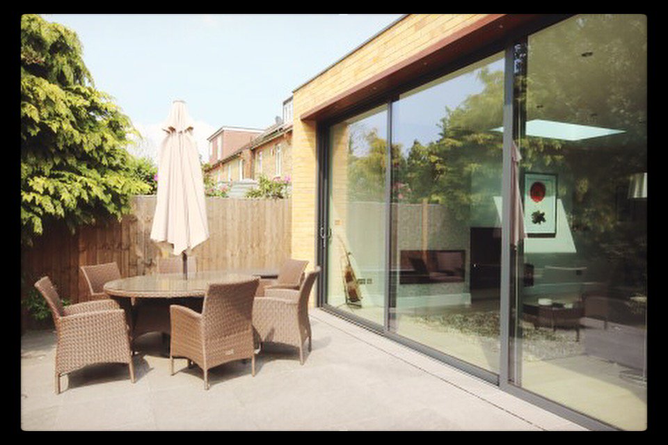 Mahadeoandco's tweet photo. Pimm's o'clock? #sunsout #garden #SuperProperty #tweetuk #thecheerfullimeRT #advertweetuk https://t.co/djFzeueooh