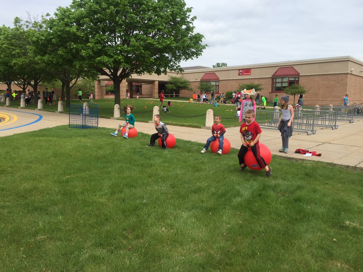 MsAllanPhyEd's tweet photo. Kindergarten Dr. Seuss field day! @MsAllanPhyEd @WL_Elementary https://t.co/S6xxC99mRQ