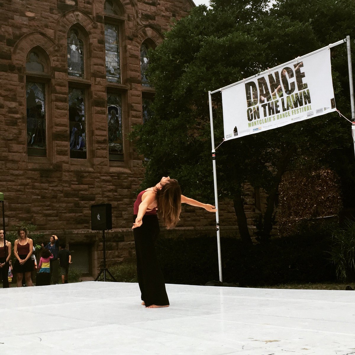 danceonthelawn's tweet photo. #tbt Dance on the Lawn 2015! Denise of Freespace Dance! #dotl #freespacedance #supportdance #outdoorshow https://t.co/hu8EPsPk4C