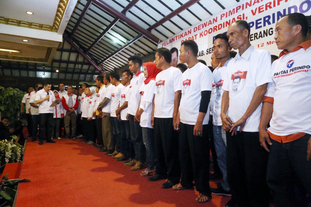 Hary_Tanoe's tweet photo. Pelantikan 435 DPRt Partai Perindo Kabupaten Serang, Kota Serang dan Kota Cilegon, Banten. Cilegon, 12 Mei 2016 https://t.co/VebkMdxiDh