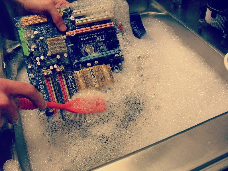 sospedra_r's tweet image. How often to you clean your system!? 😂💦 #functionaljs #underscorejs #telerik #javascript #codeholicshk #js #geek #h…