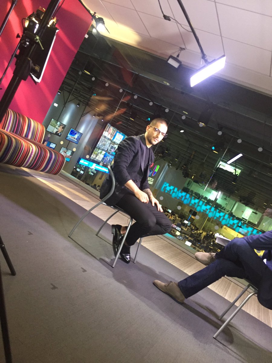 UnivisionTrends's tweet photo. .@maluma está en nuestros estudios. Síguenos en Snapchat: univisiontrends #Maluma #UTrends https://t.co/Qjk0hPaEYH