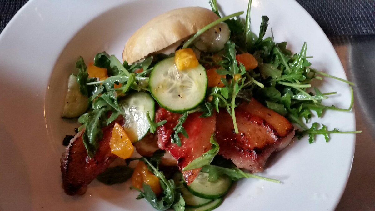 Hanksvic's tweet photo. House cured bacon, saanich greens, golden tomato, and cucumber sandwich #facebacon #fresh #local #allthosenicethings https://t.co/mEiNlpZyGz