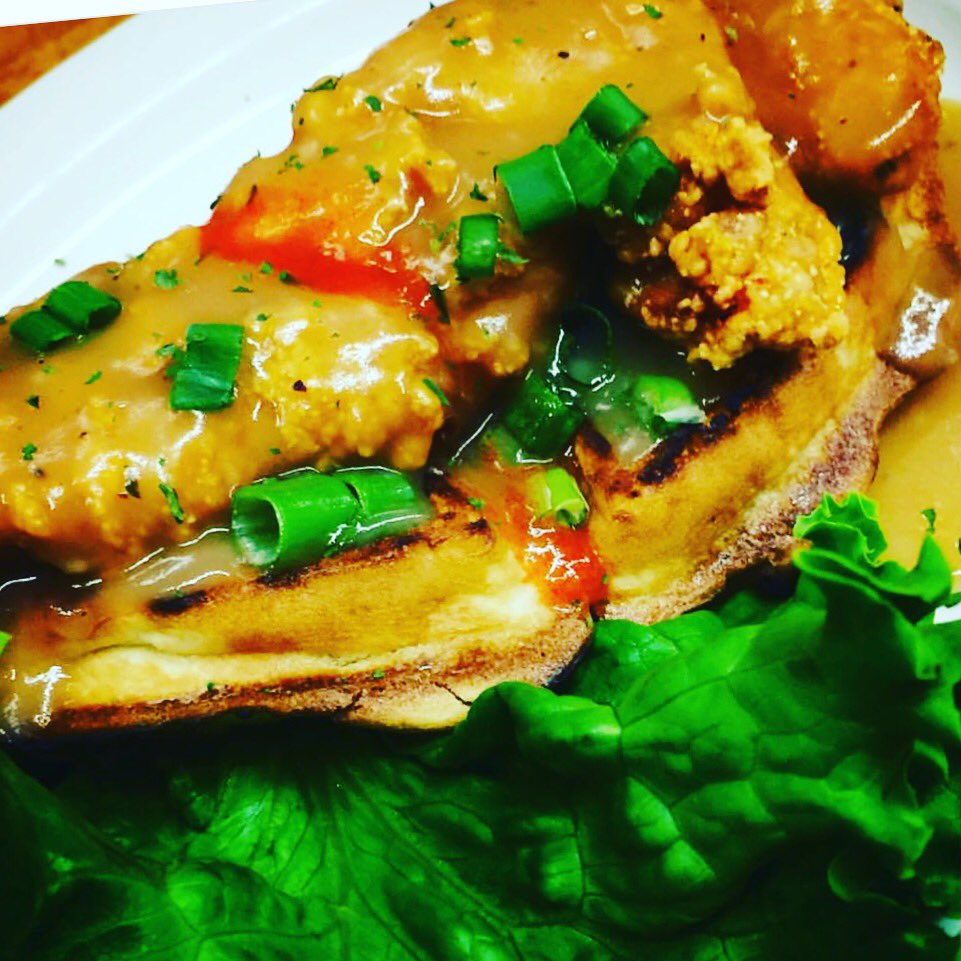 corrinasonmain's tweet photo. #1 Chicken &amp; Waffles w/FF and sm soup. 
#2 Denver w/ Borsht or North Woods Wild Rice 
Warm up with our specials 😃 https://t.co/UysIX0wFWs
