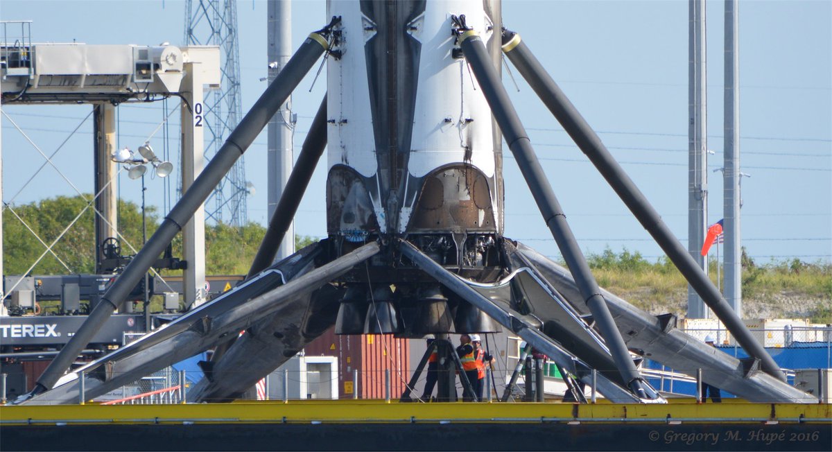 GregHupe's tweet photo. Looking into the belly of the beast. #SpaceX #Falcon9 #JCSAT14 https://t.co/OWI75EXM4u