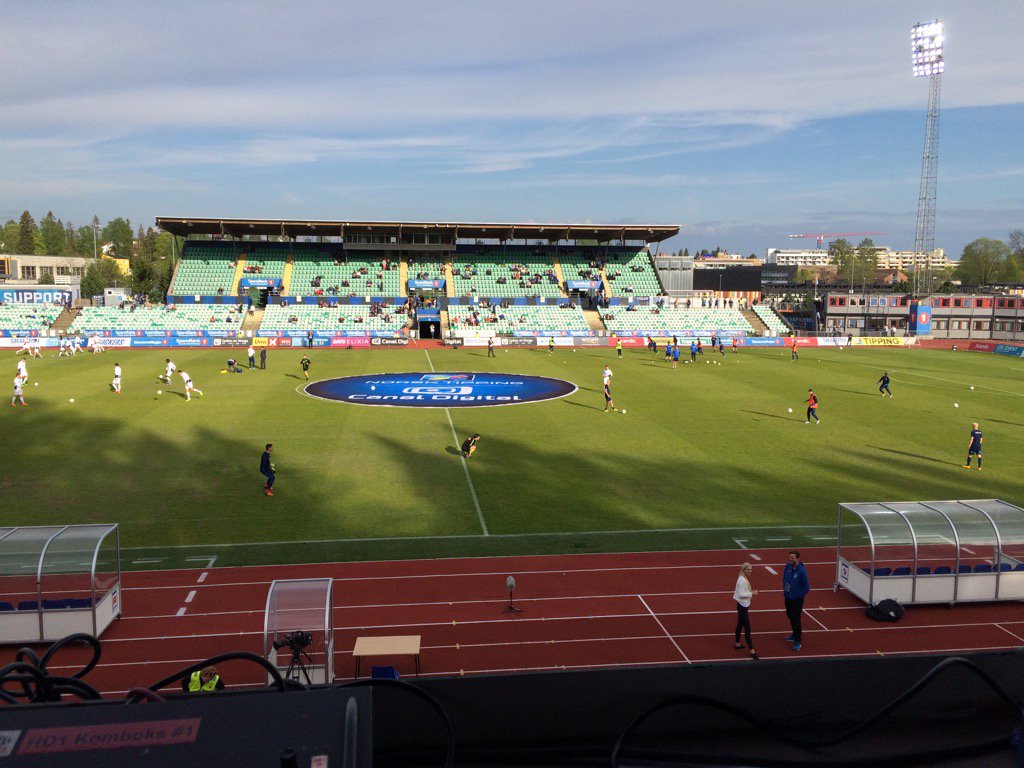 Nadderud. Stabæk-Viking. Blå mot Blå. Kjør Tippeligaen! #elskernorskfotball