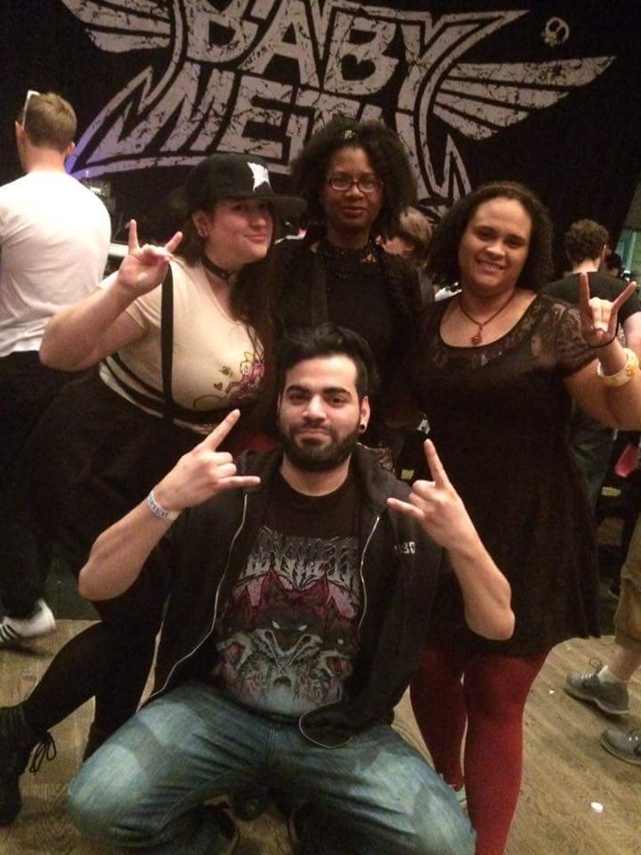tweetmode's tweet photo. Have a cute picture of some T-MODE staff at the @BABYMETAL_JAPAN concert in Silver Springs! 💕 https://t.co/WlIa0mfe6g