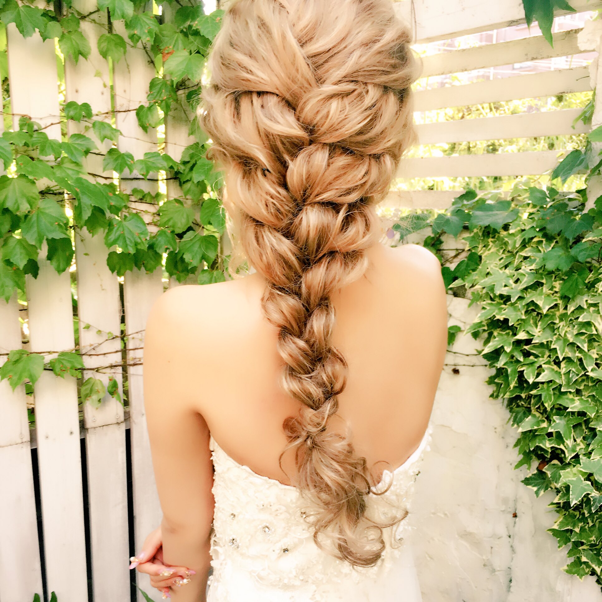 Rina エルサ風の編み込み 後ろ姿が可愛い髪型って前から見た時 微妙なの多いけど サイドの髪おろして凄くルーズにしたらユルい感じで良いね T Co 43ioubhr9a Twitter