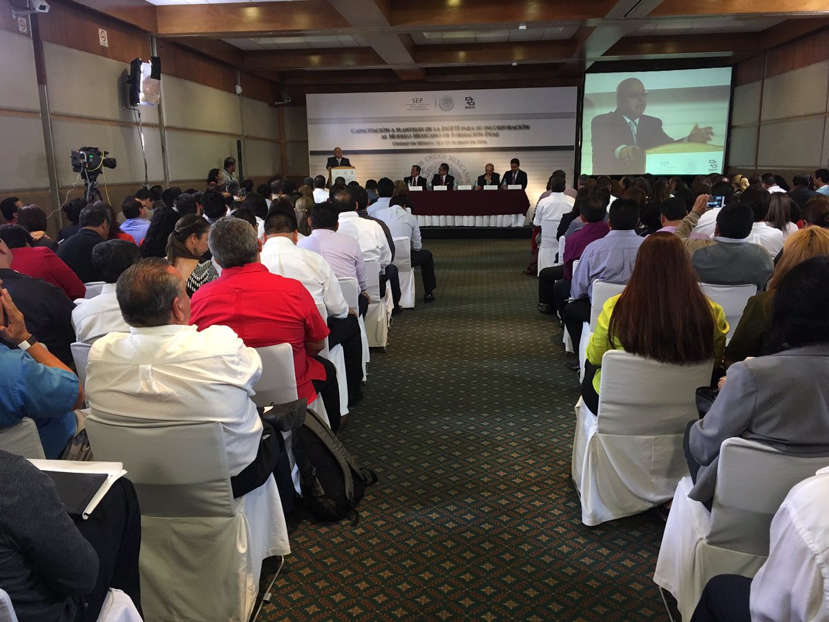 RedxlaEducacion's tweet photo. Se lleva a cabo en la #CDMX la Capacitación a planteles #DGETI para su incorporación al Modelo Mex.de Formación Dual https://t.co/KHFyqP3TR6
