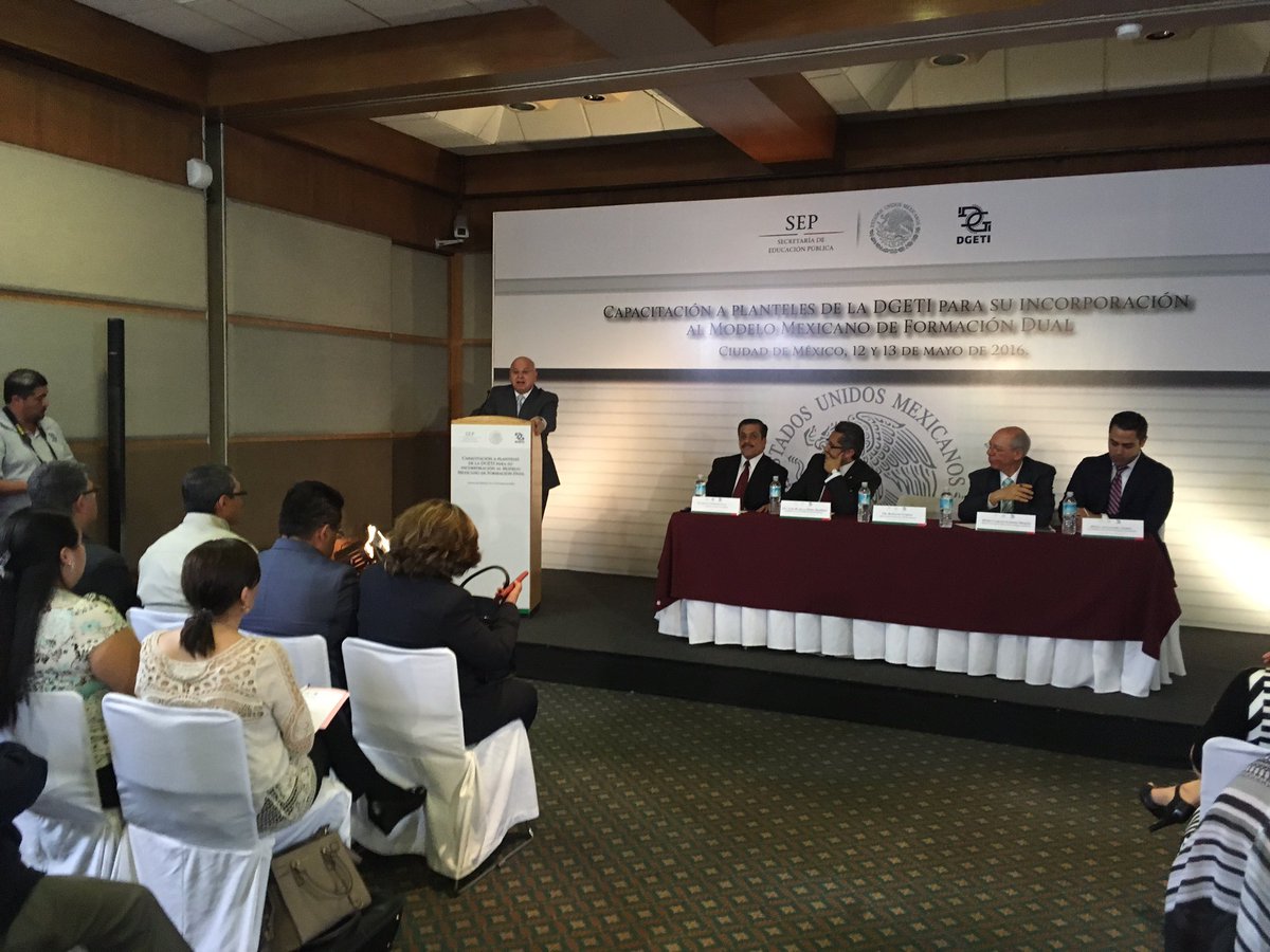 RedxlaEducacion's tweet photo. Se lleva a cabo en la #CDMX la Capacitación a planteles #DGETI para su incorporación al Modelo Mex.de Formación Dual https://t.co/KHFyqP3TR6