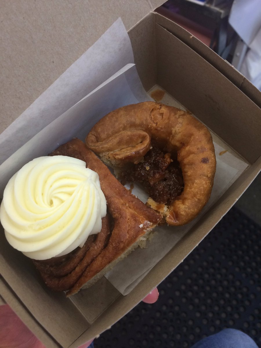 JepsonFreshMeat's tweet photo. It's so hard to walk by @cakeandloafmrkt &amp; not get anything! My sis @StefanieCroley would be jealous! @HamOntMarket https://t.co/JYLgpORb1q