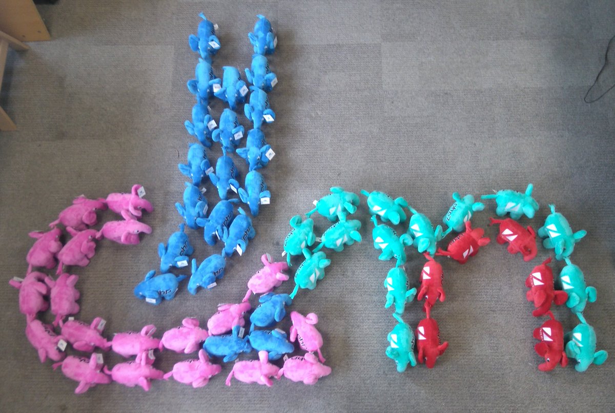 Darkmirafr's tweet photo. Exercice créatif elePHPantesque :-). Aura-t-on assez d'@elePHPant_off pour vos idées ;-) ? @Zend_France @sensiolabs https://t.co/8dPngX2Z5o