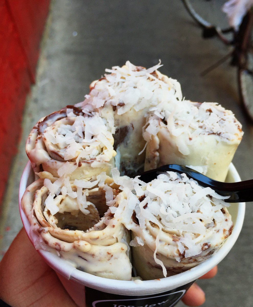 40oz_VAN's tweet photo. Vanilla, banana, nutella, &amp; coconut ice cream rolls from the Vietnamese spot https://t.co/CBPGR3luYn