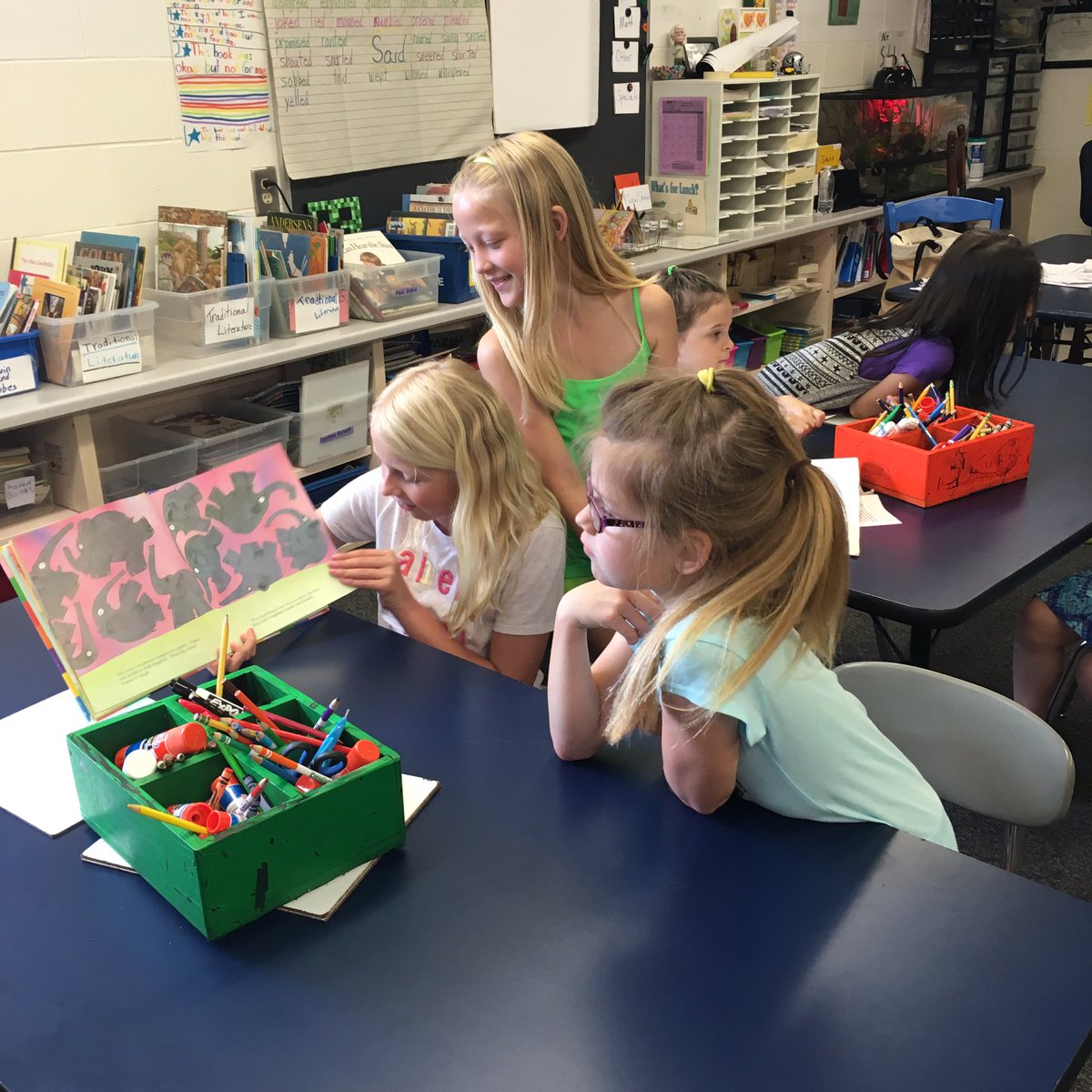 lmcaito's tweet photo. Reading with 3rd grade friends https://t.co/2UemecTOaK
