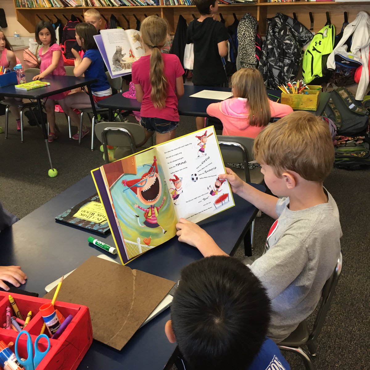 lmcaito's tweet photo. Reading with 3rd grade https://t.co/L3PP0uwEGP